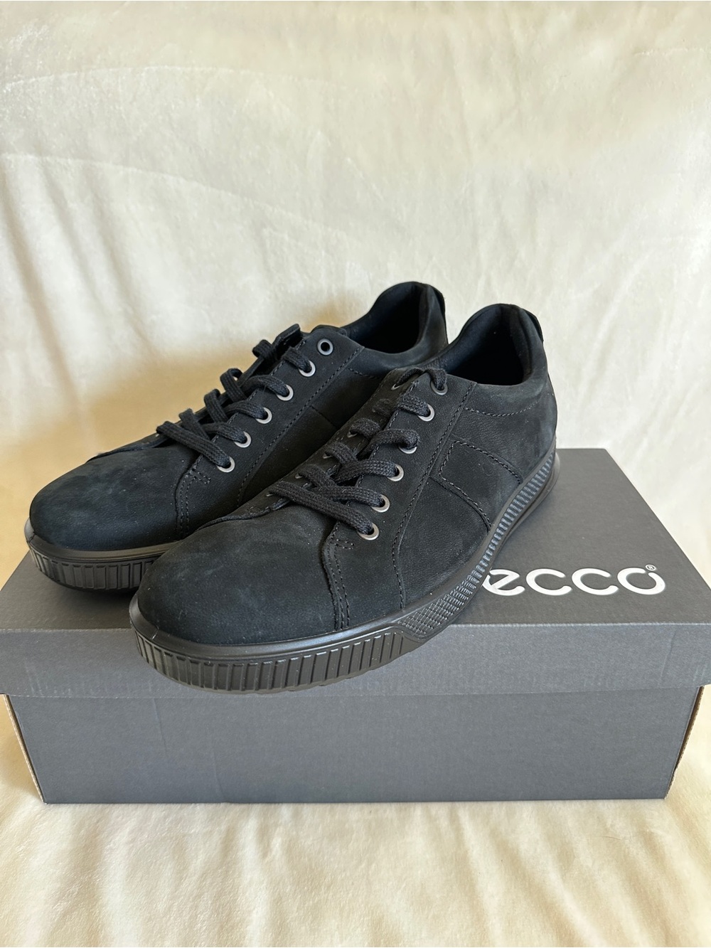 NIB! Ecco 501584 Mens Byway Trainer Sneaker In Black Nubuck Size 9-9.5/ EU43